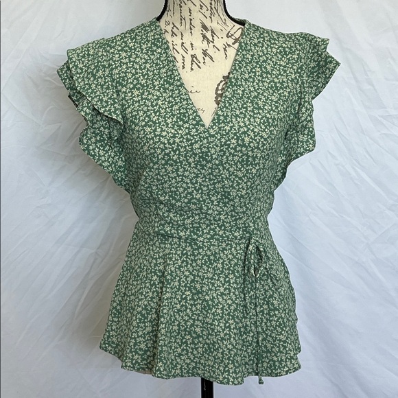 Green calico wrap v neck babydoll ruffled sleeve top small Monteau Los Angeles - Picture 2 of 10